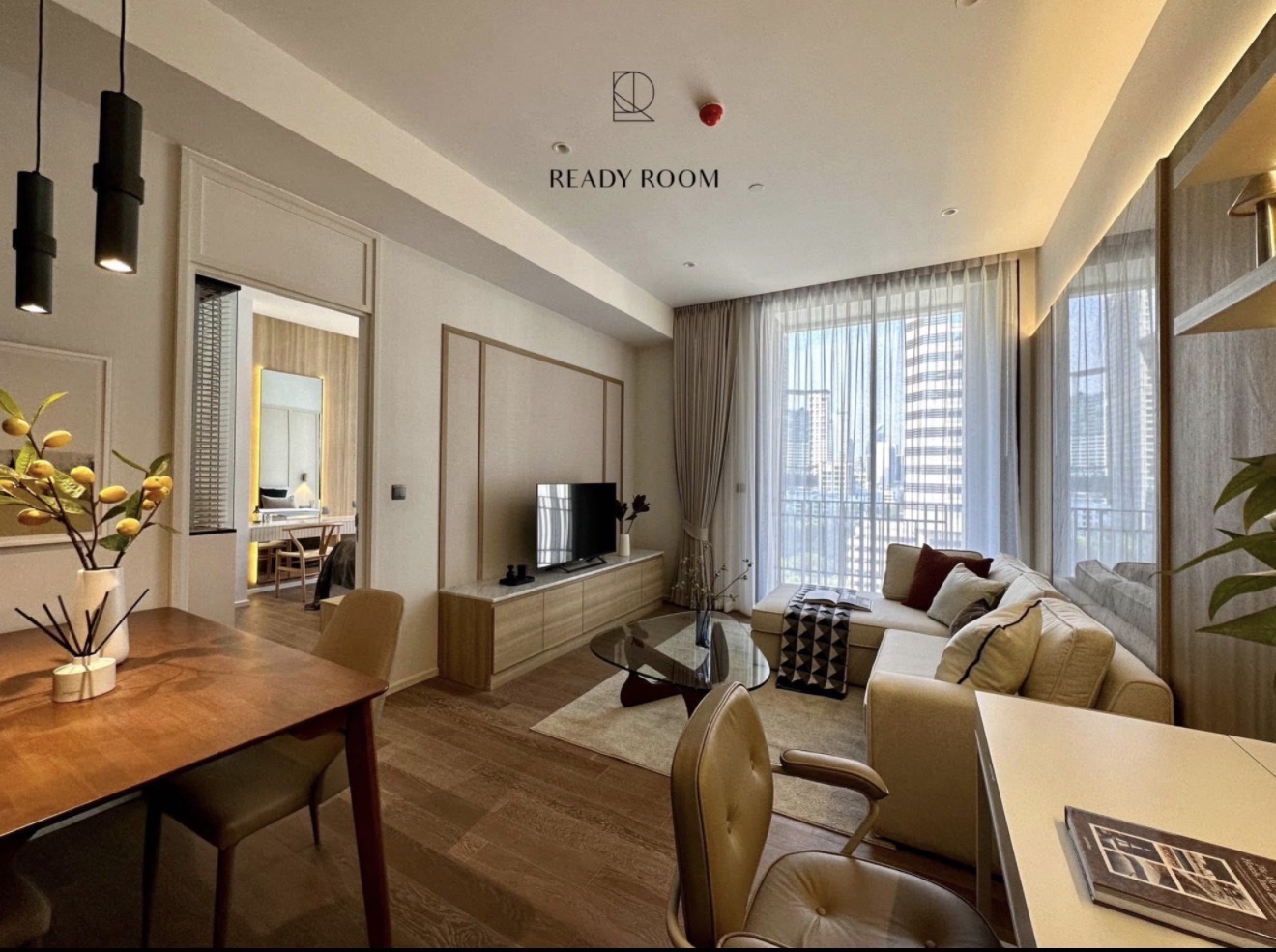 Muniq Langsuan - Image 1